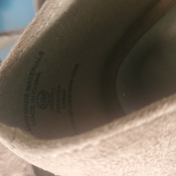 Shoes - Picture 3 of 3